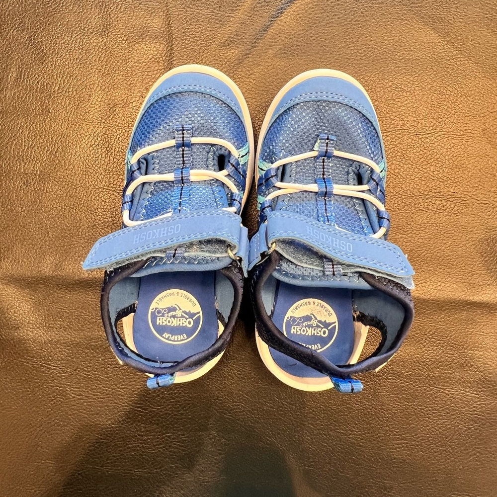 Osh Kosh Water Shoes‎